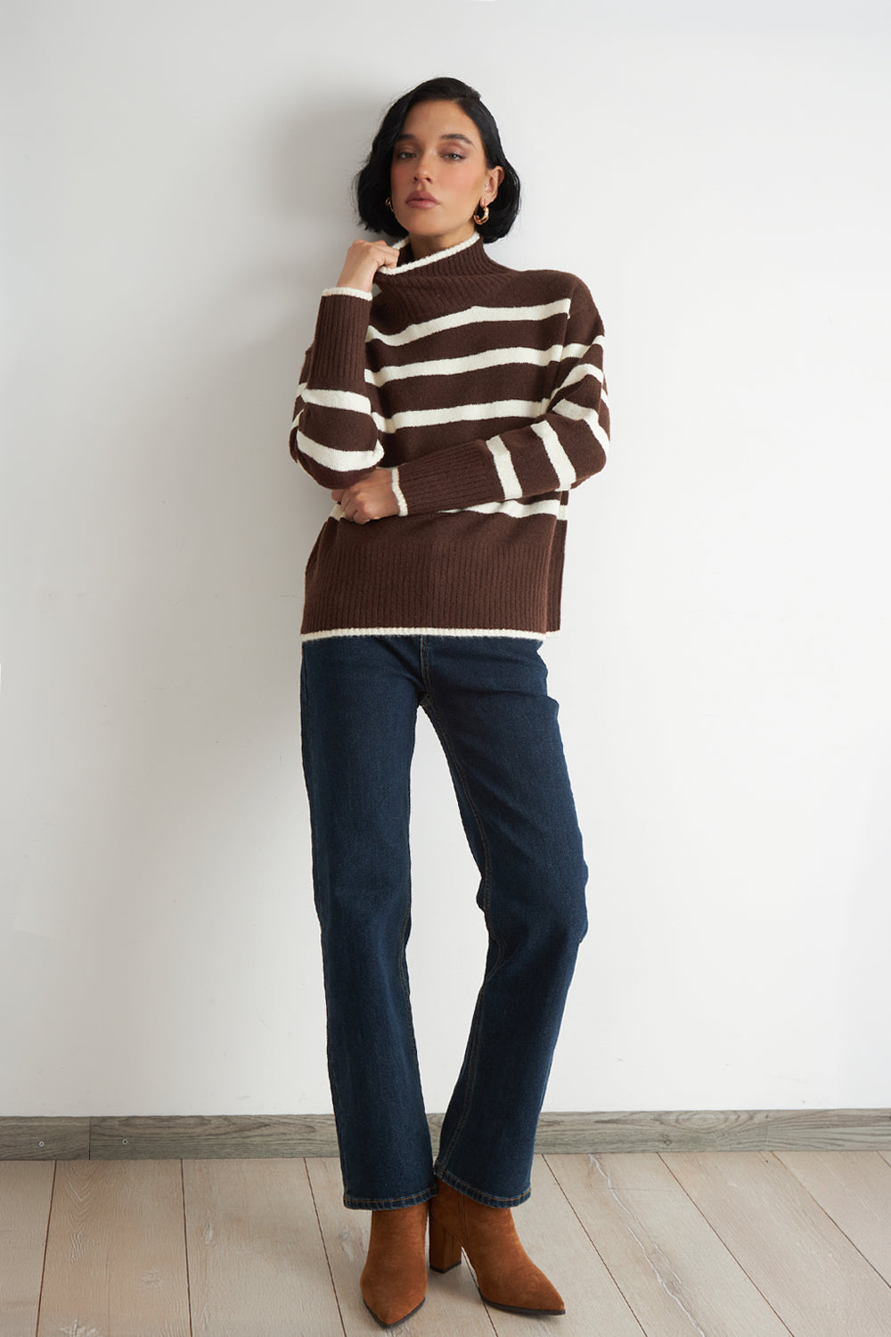 Sweater Cuello Alto Rayas Horizontales Mocca