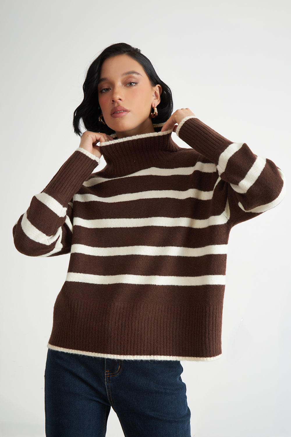 Sweater Cuello Alto Rayas Horizontales Mocca