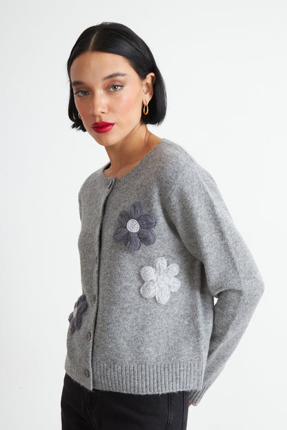 Cárdigan Flores Tejidas Gris