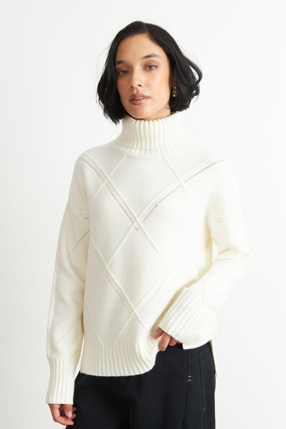 Sweater Cuello Alto Rombos Blanco