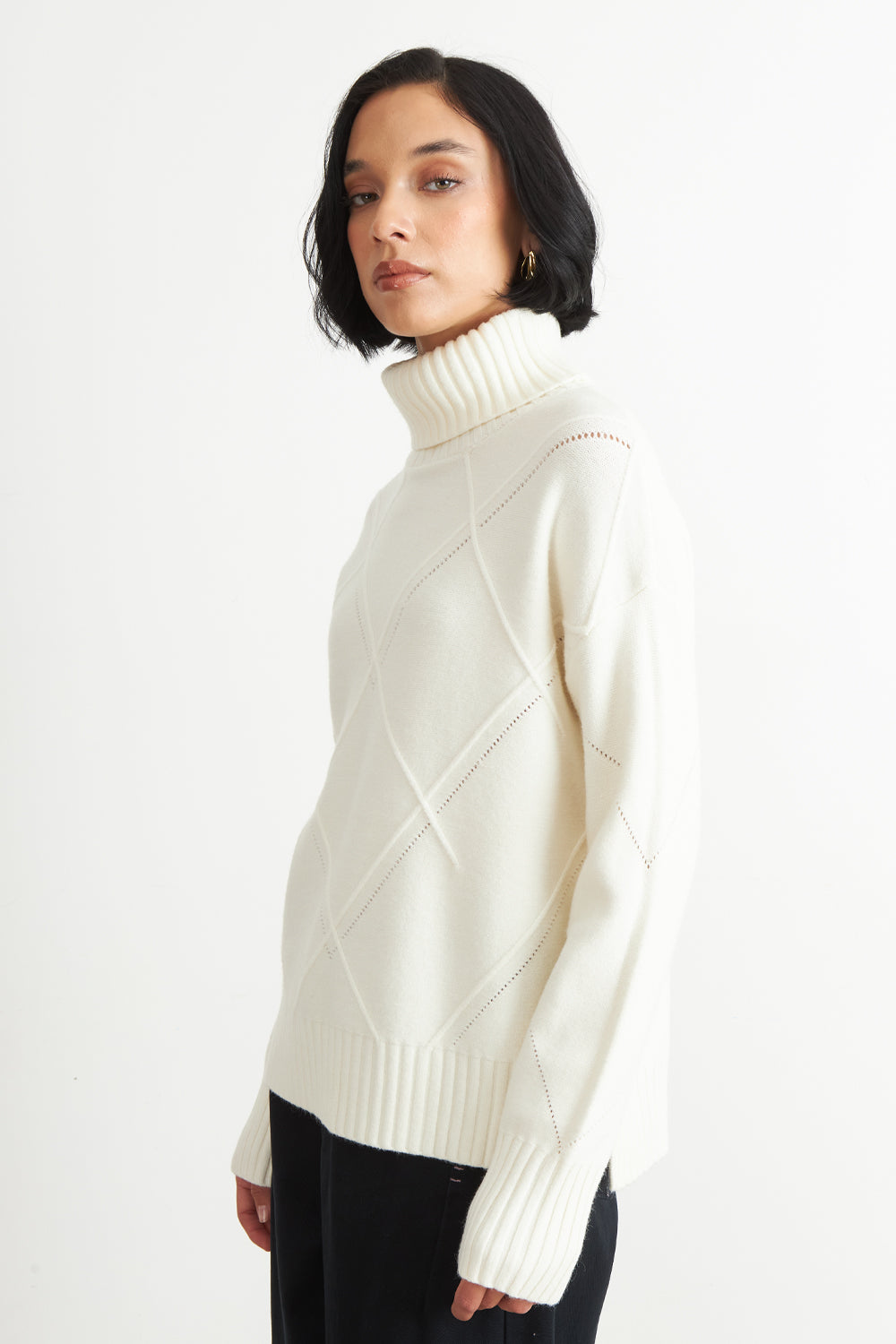 Sweater Cuello Alto Rombos Blanco