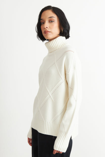 Sweater Cuello Alto Rombos Blanco