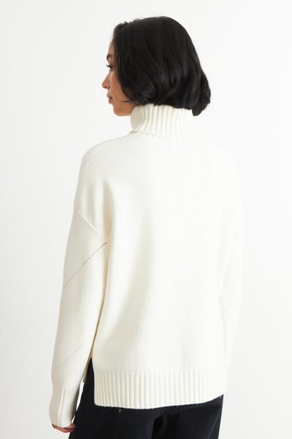 Sweater Cuello Alto Rombos Blanco