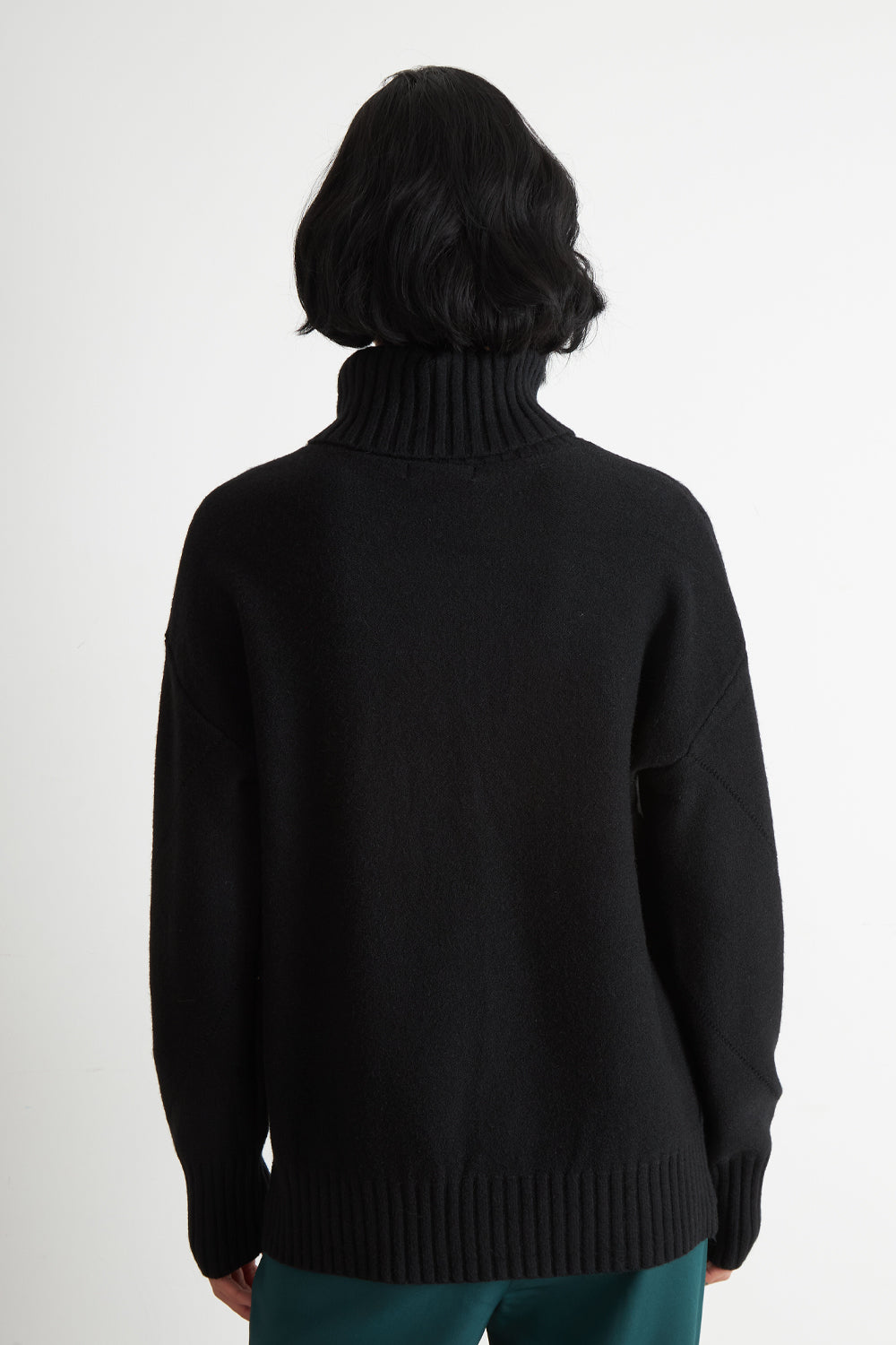Sweater Cuello Alto Rombos Negro