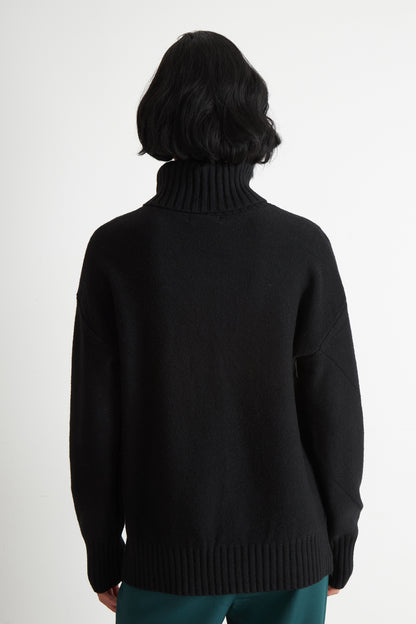 Sweater Cuello Alto Rombos Negro