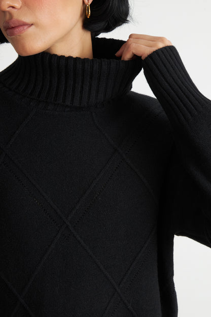 Sweater Cuello Alto Rombos Negro