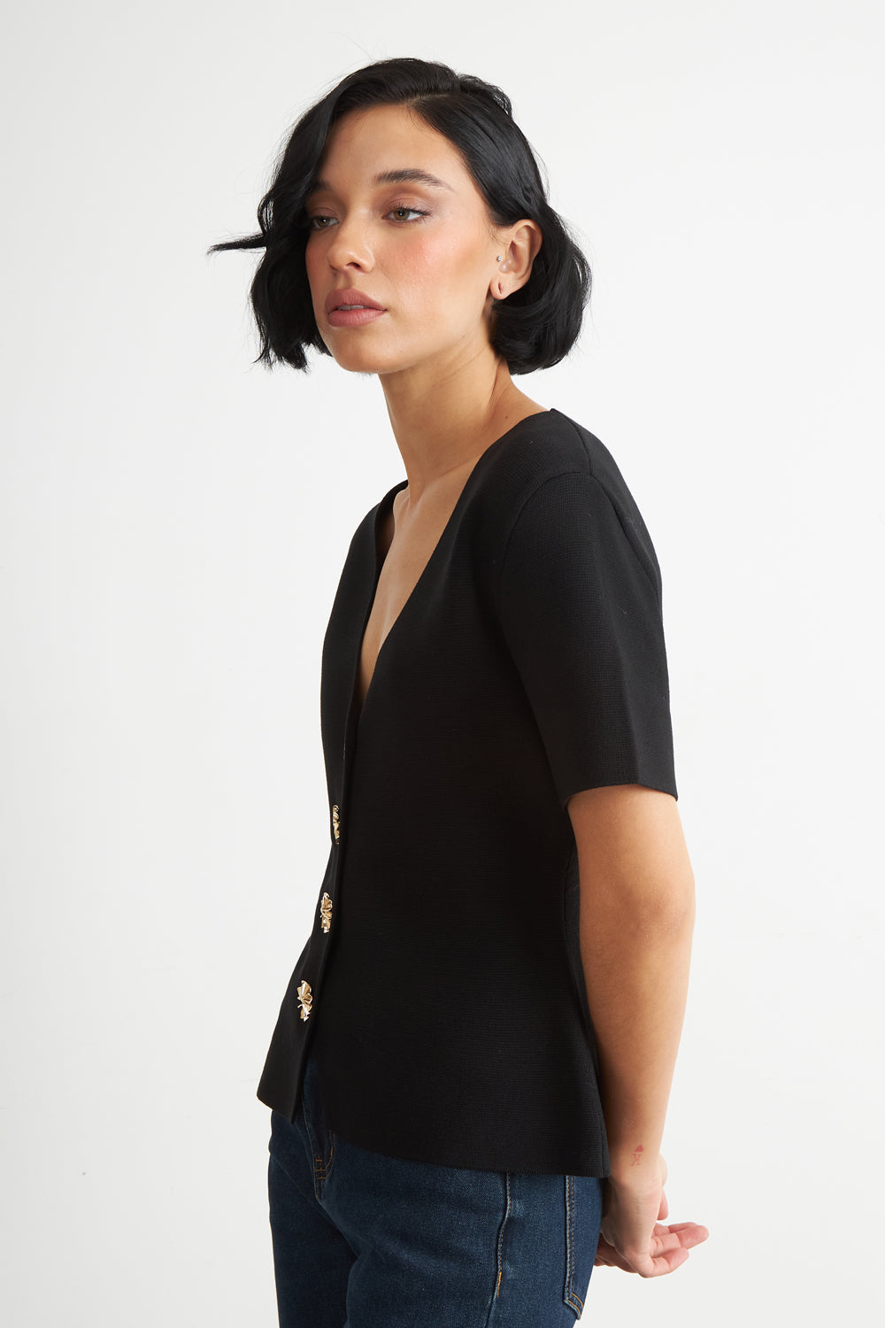 Polera Hilo Cuello V Botones Negro