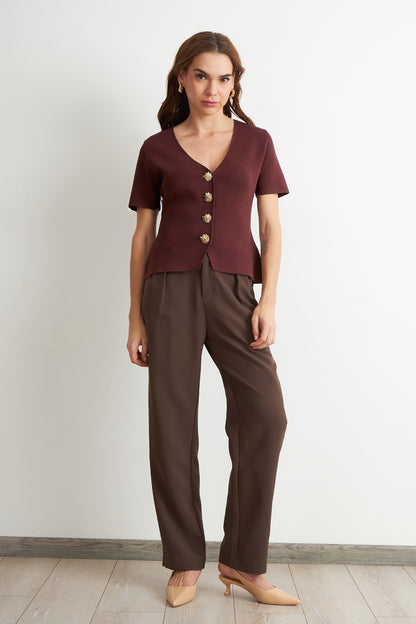 Polera Hilo Cuello V Botones Café