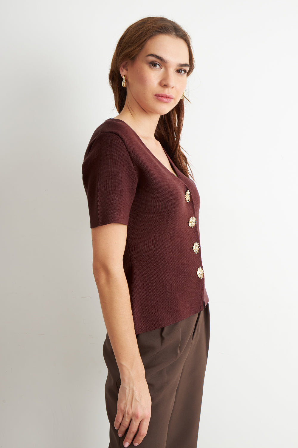 Polera Hilo Cuello V Botones Café