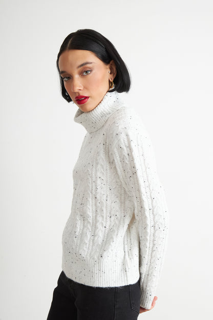 Sweater Trenzado Cuello Alto Blanco