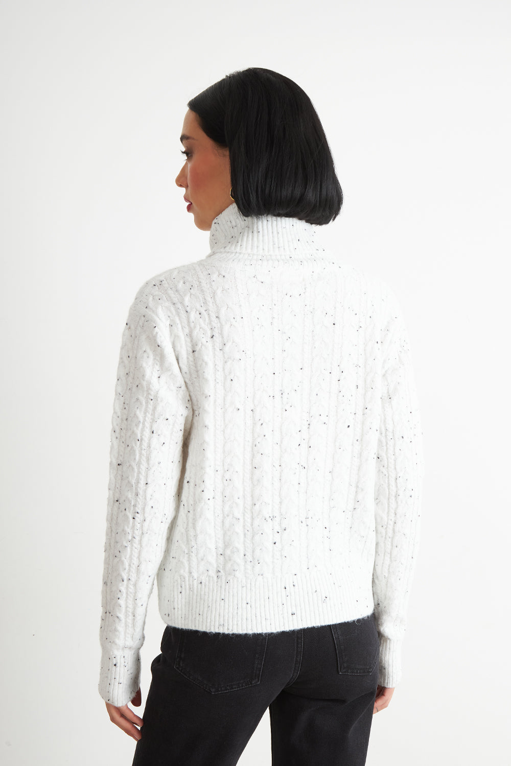 Sweater Trenzado Cuello Alto Blanco