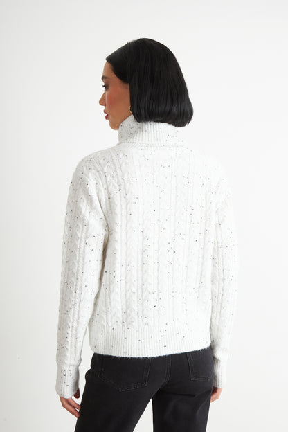 Sweater Trenzado Cuello Alto Blanco