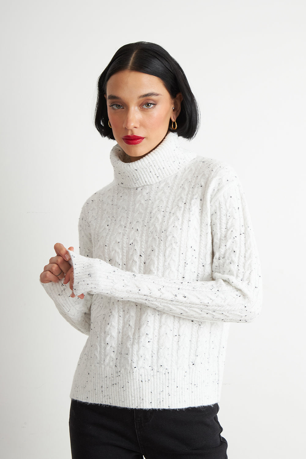 Sweater Trenzado Cuello Alto Blanco