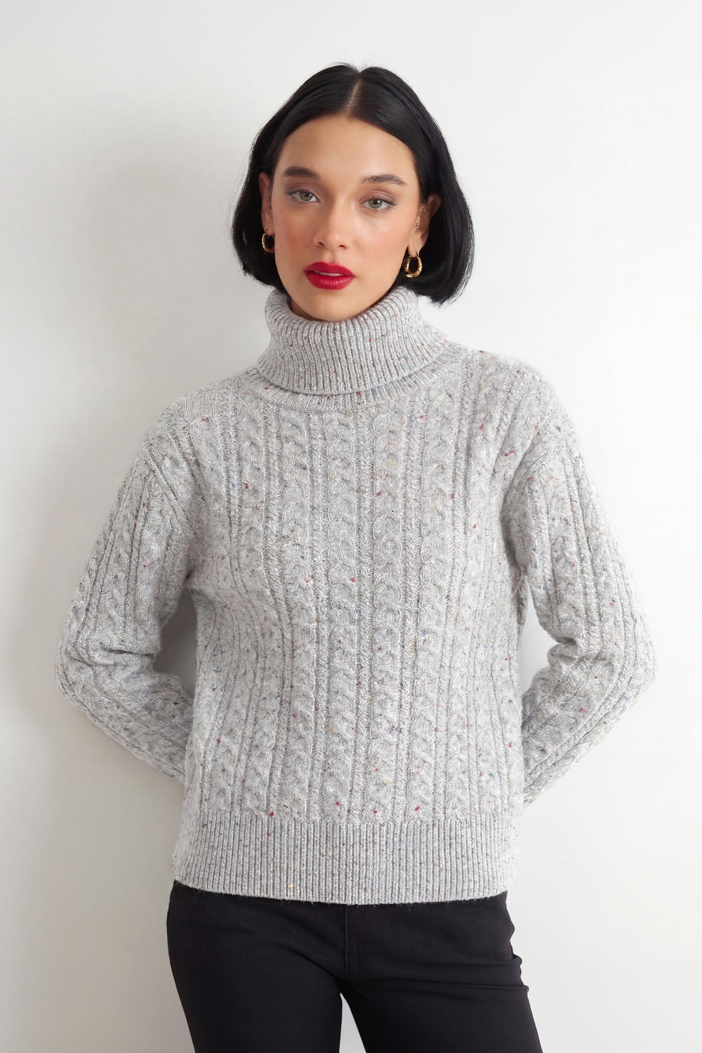 Sweater Trenzado Cuello Alto Gris