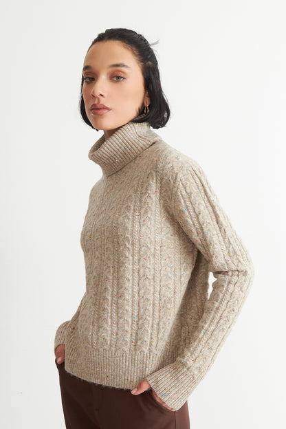 Sweater Trenzado Cuello Alto Camel