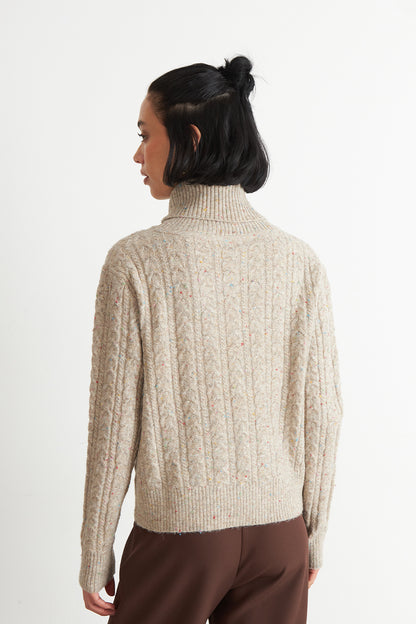 Sweater Trenzado Cuello Alto Camel