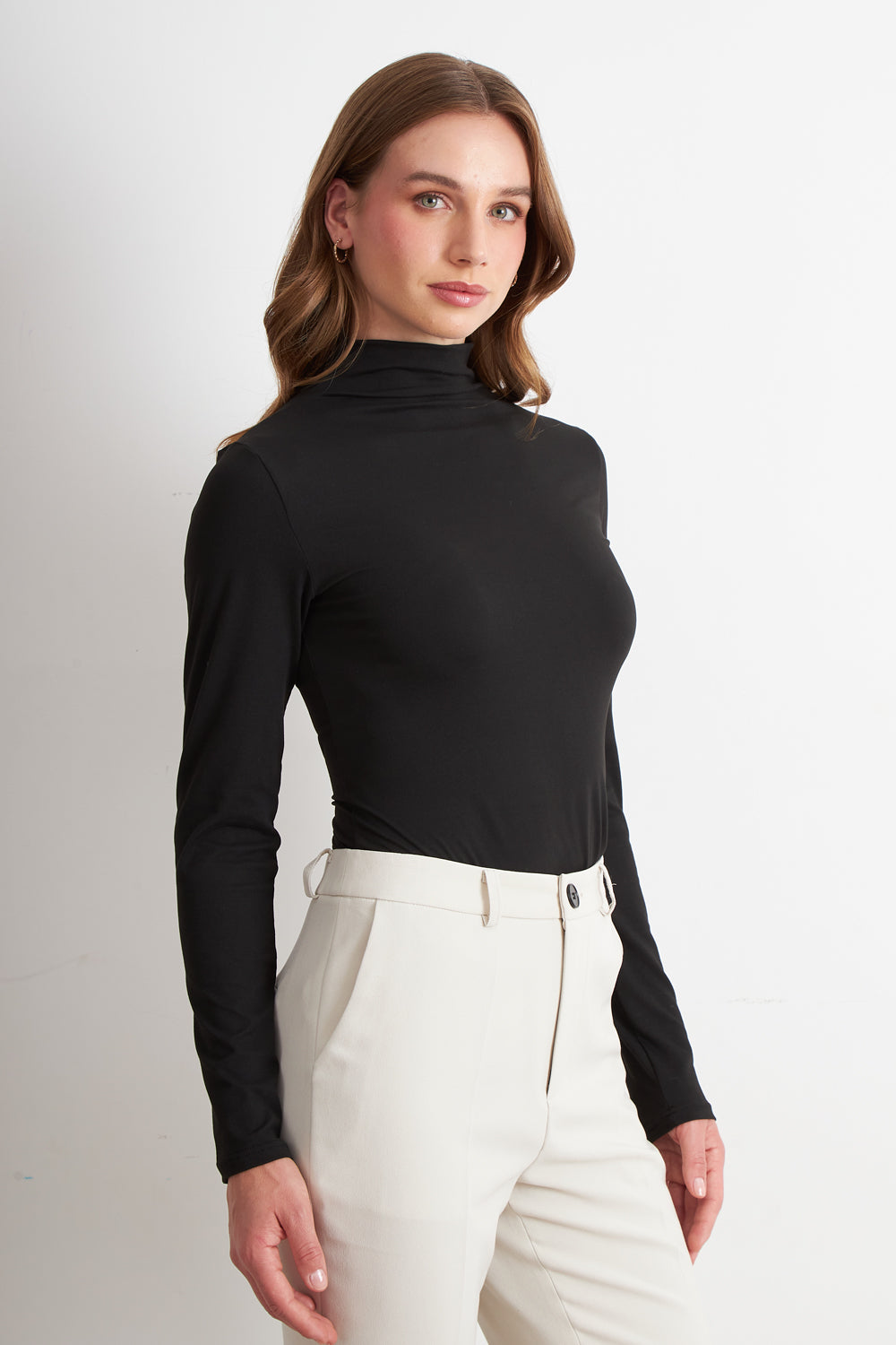 Polera Manga Larga Cuello Alto Negro