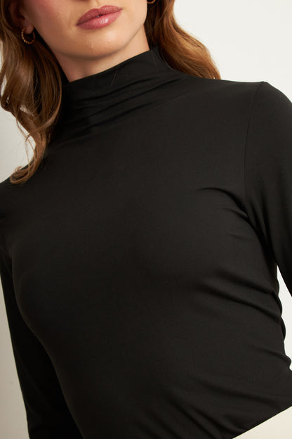 Polera Manga Larga Cuello Alto Negro