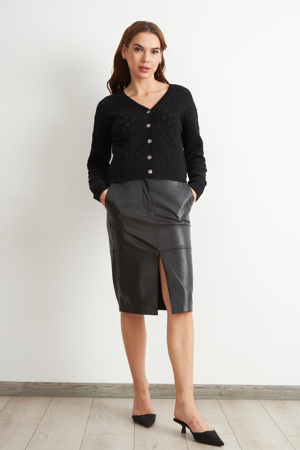 Cárdigan Tejido Calado Cuello V Negro