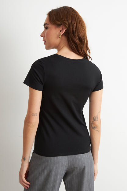 Polera Básica Cuello Redondo Negro