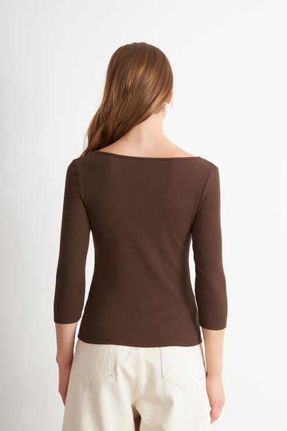 Polera Manga 3/4 Cuello Bote Café