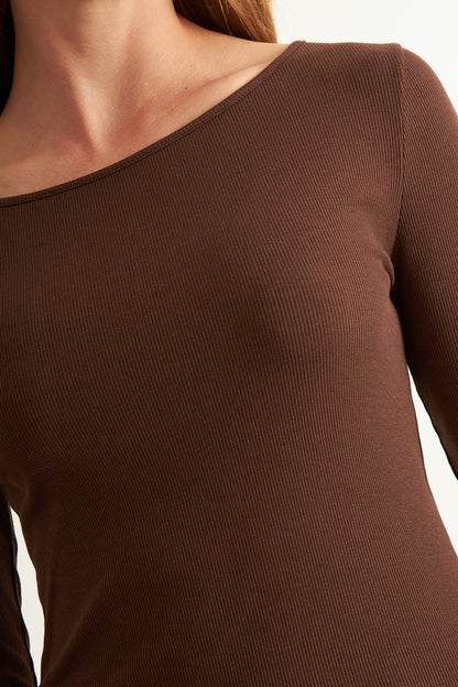 Polera Manga 3/4 Cuello Bote Café