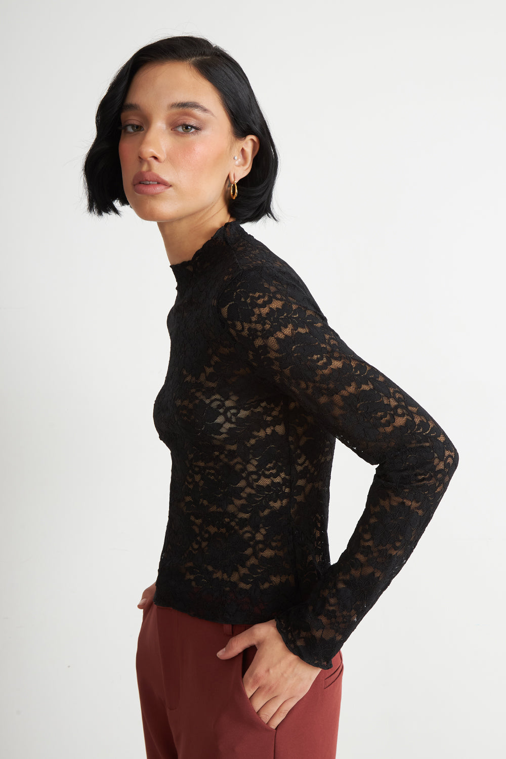 Polera Encaje Cuello Alto Negro