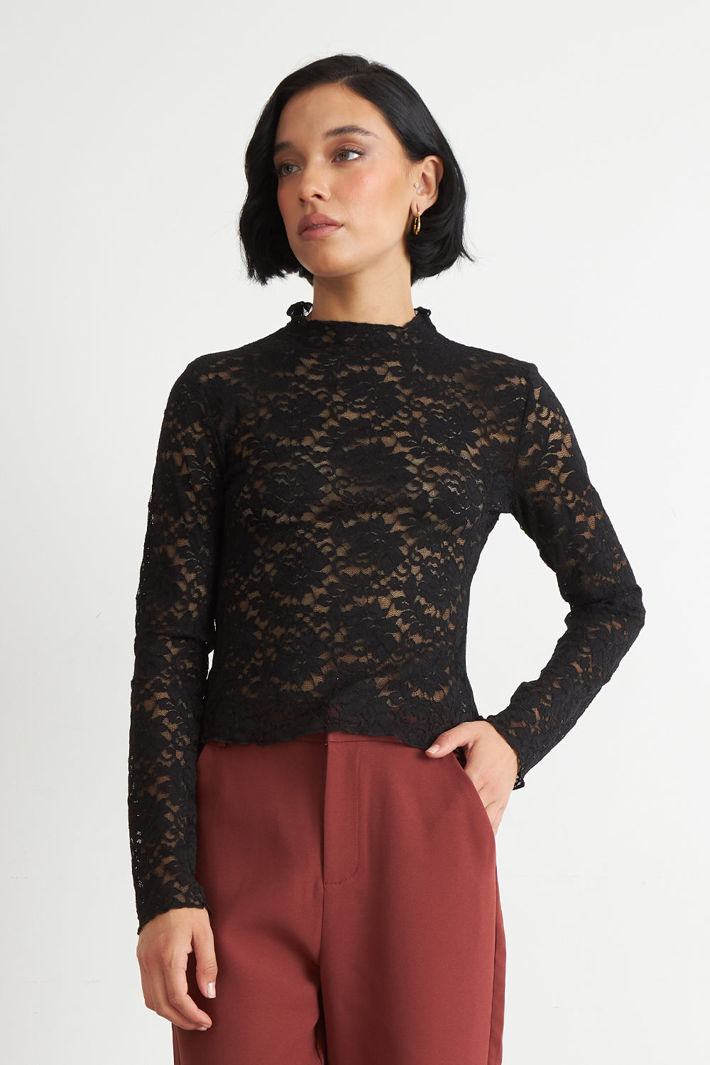 Polera Encaje Cuello Alto Negro