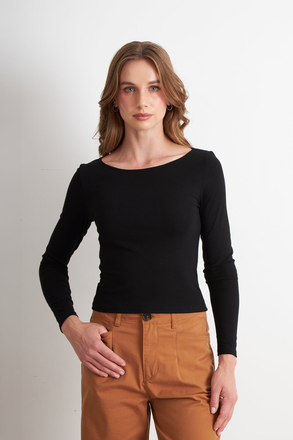 Polera Manga Larga Cuello Bote Negro