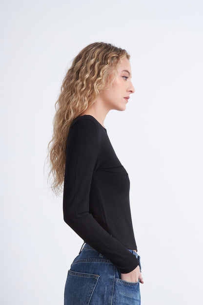 Polera Manga Larga Cuello Bote Negro