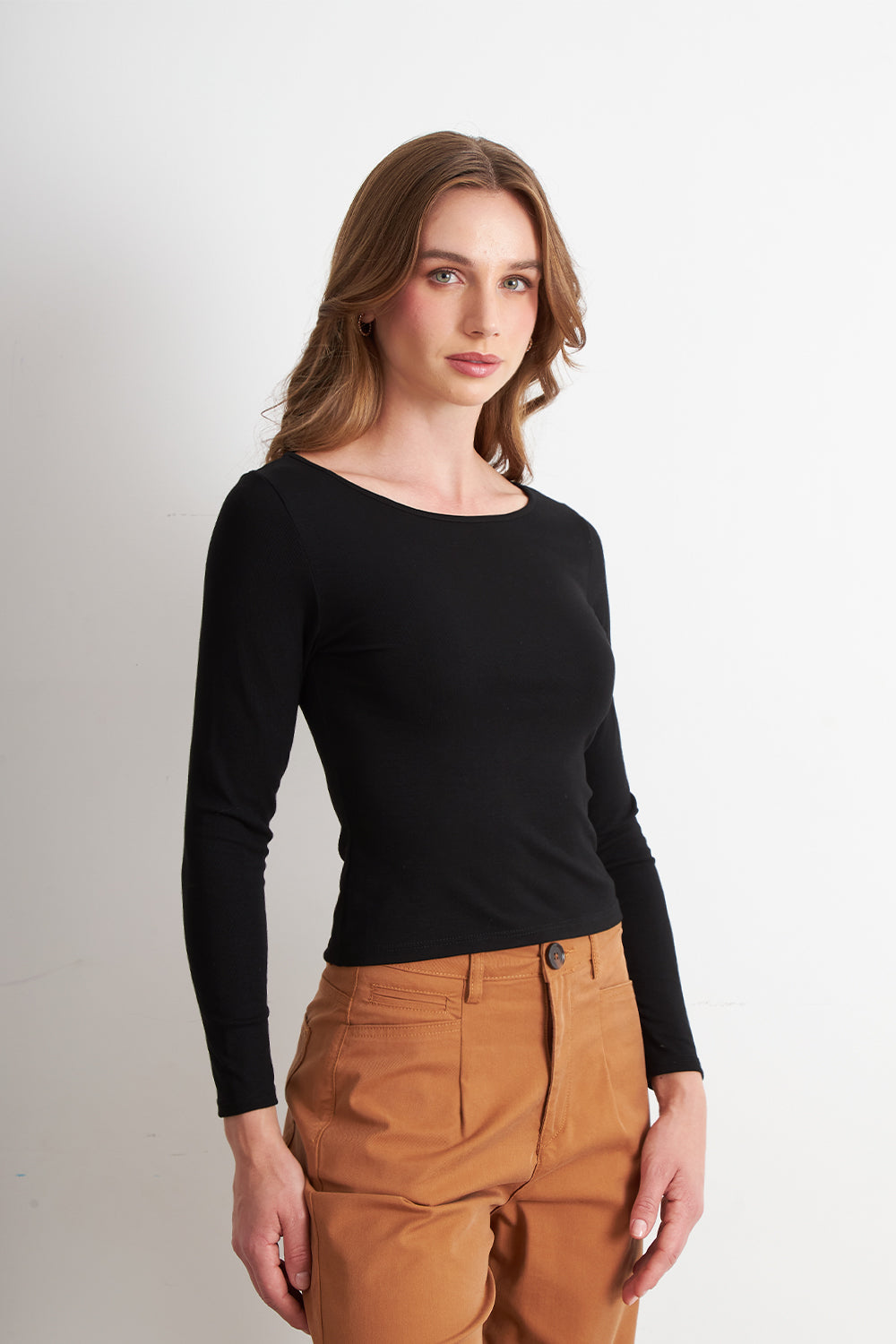 Polera Manga Larga Cuello Bote Negro