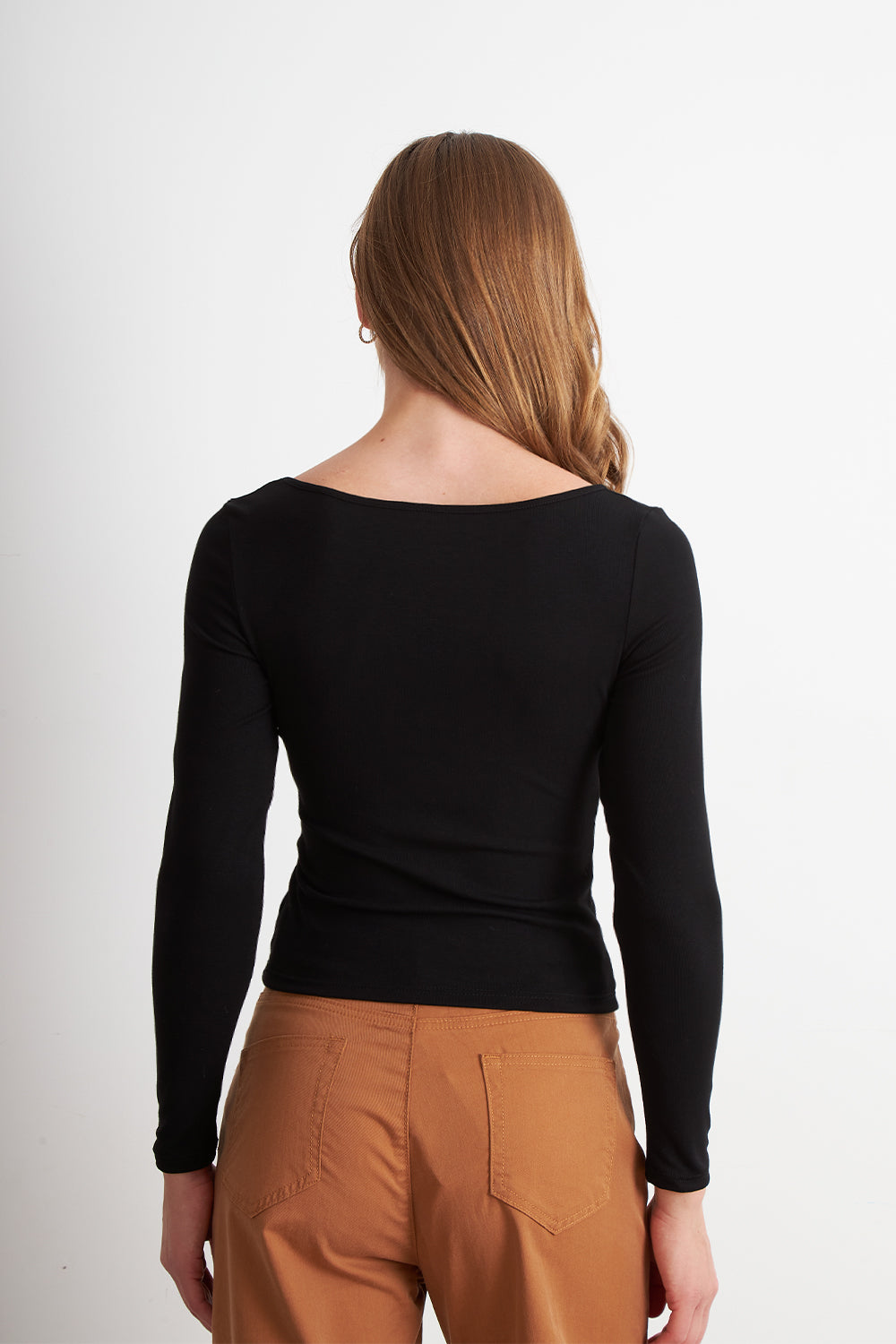 Polera Manga Larga Cuello Bote Negro