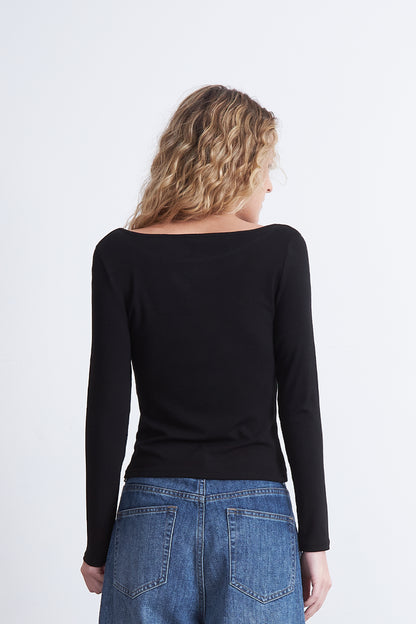 Polera Manga Larga Cuello Bote Negro