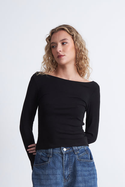 Polera Manga Larga Cuello Bote Negro