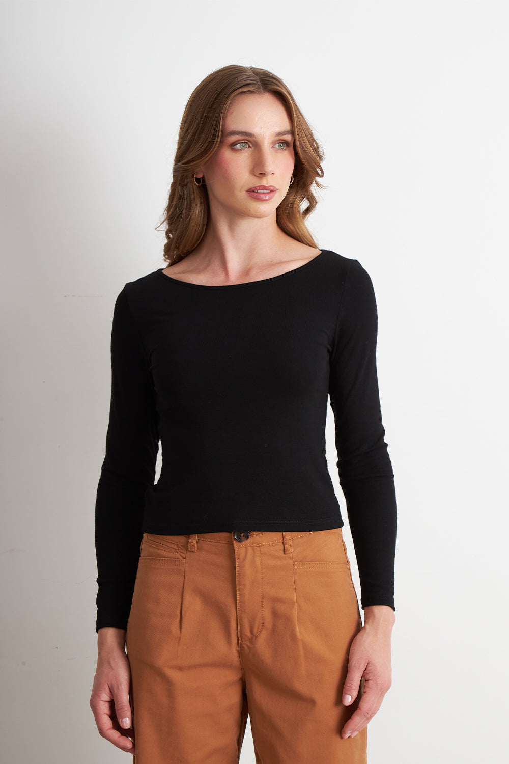 Polera Manga Larga Cuello Bote Negro