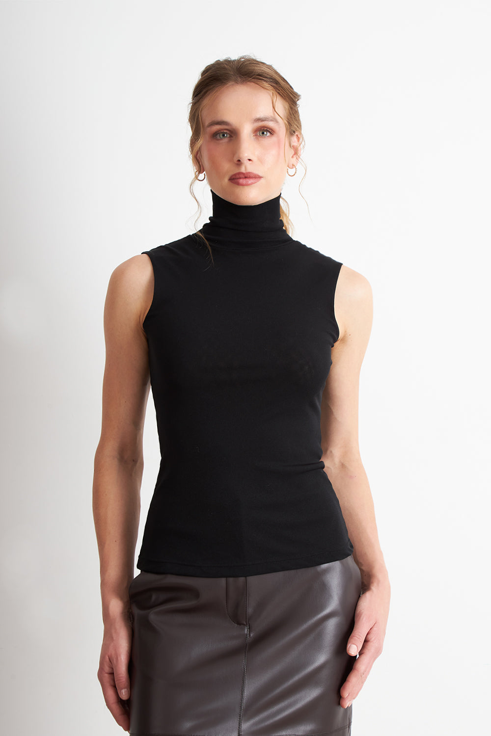 Polera Malla Cuello Alto Negro