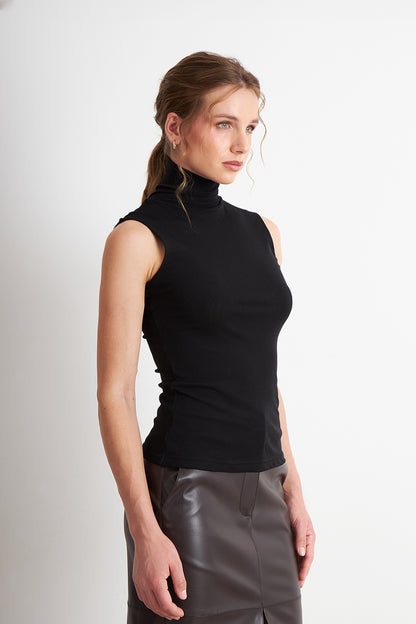 Polera Malla Cuello Alto Negro