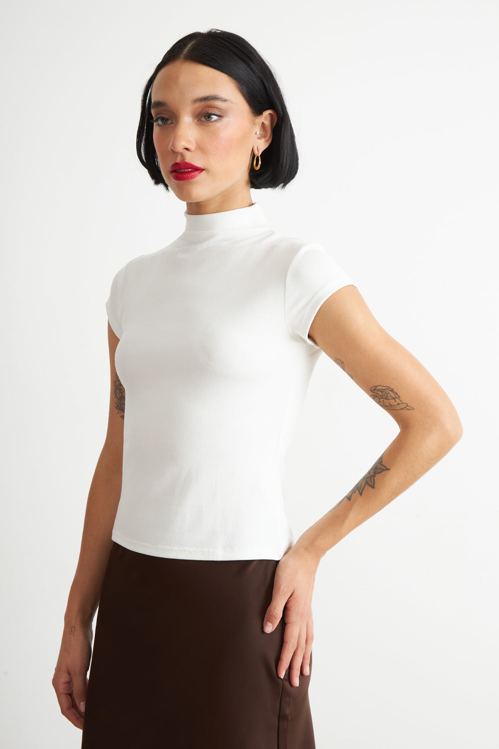 Polera Manga Corta Cuello Alto Blanco