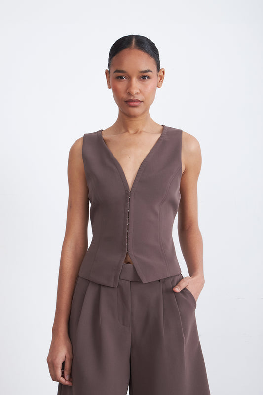 Gilet Escote en V Profundo Café