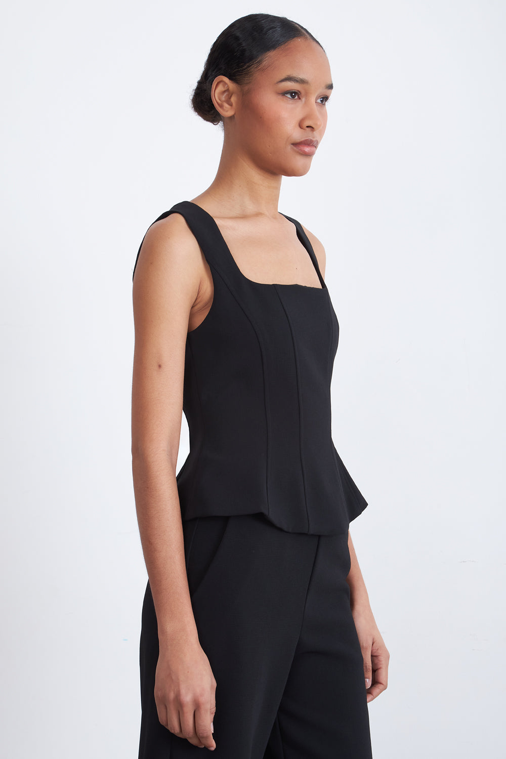 Polera Entallada Escote Cuadrado Negro