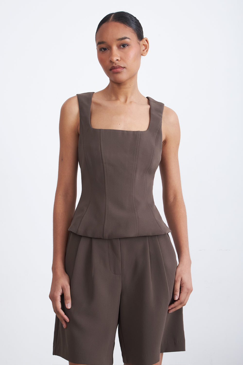Polera Entallada Escote Cuadrado Café