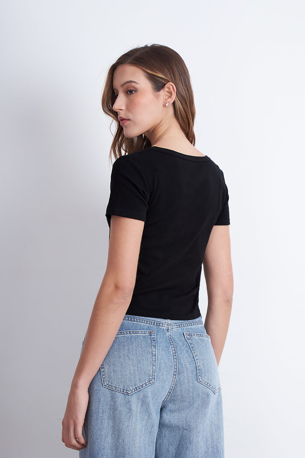 Polera Básica Manga Corta Cuello U Negro
