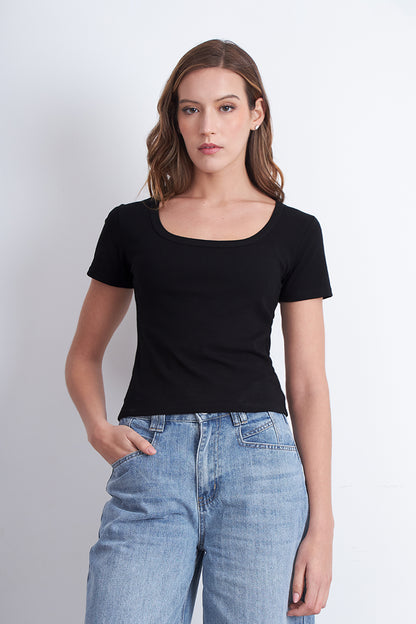 Polera Básica Manga Corta Cuello U Negro
