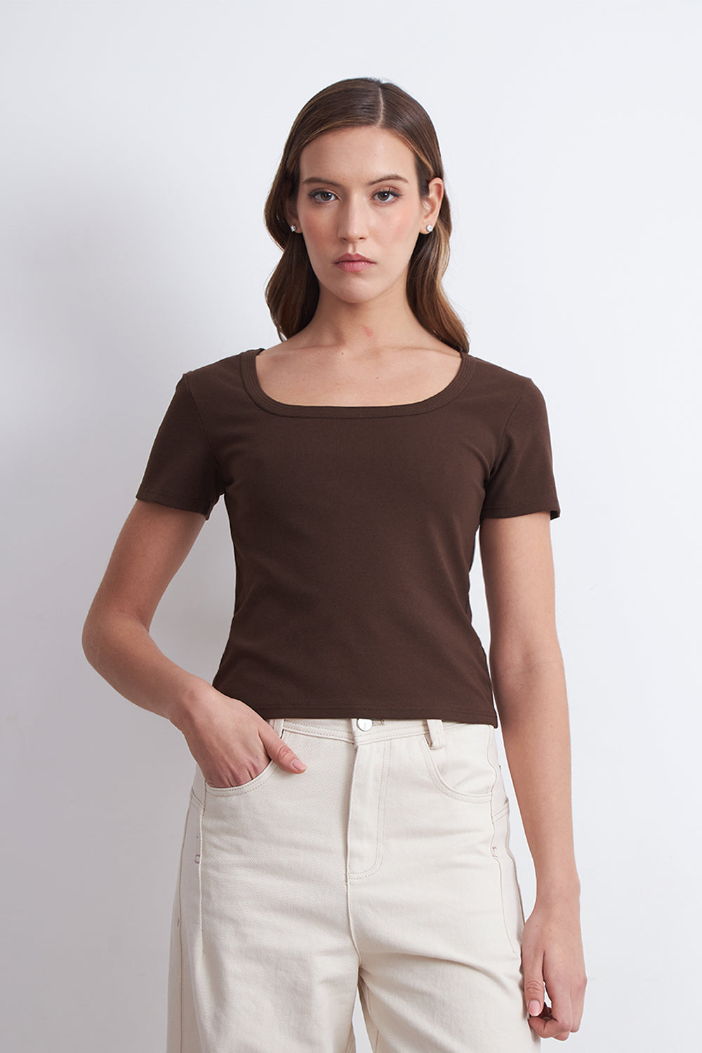Polera Básica Manga Corta Cuello U Café