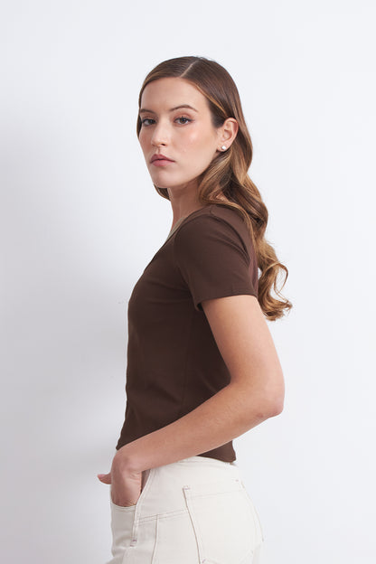 Polera Básica Manga Corta Cuello U Café