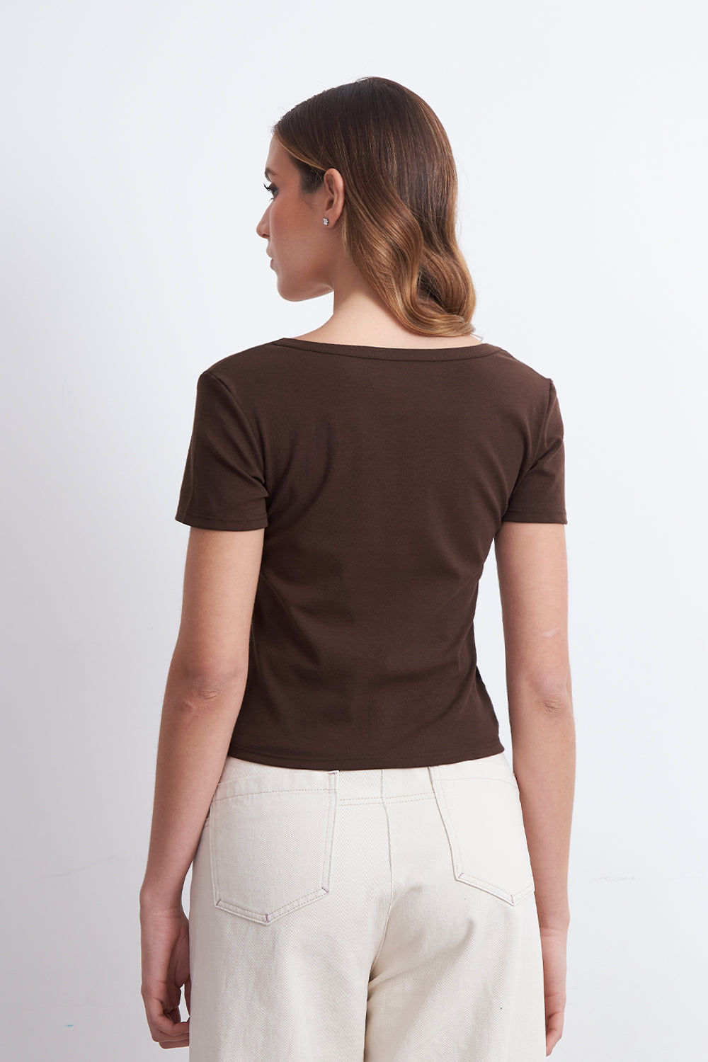 Polera Básica Manga Corta Cuello U Café