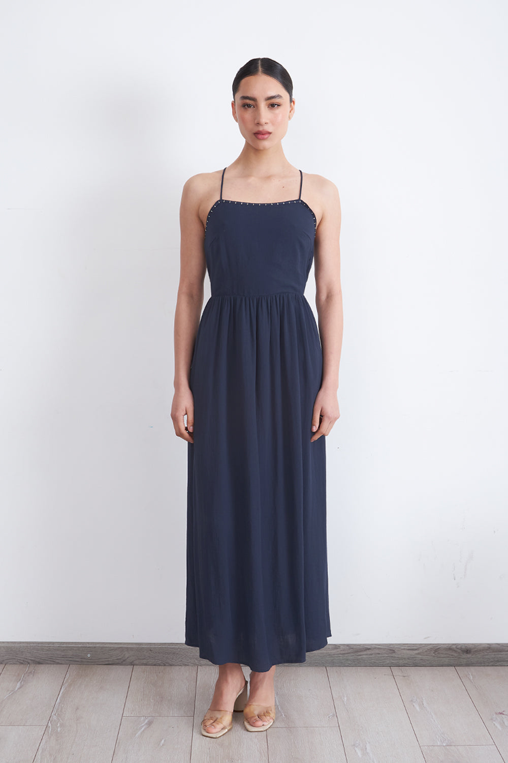 Vestido Halter Bordado Frontal Azul Marino