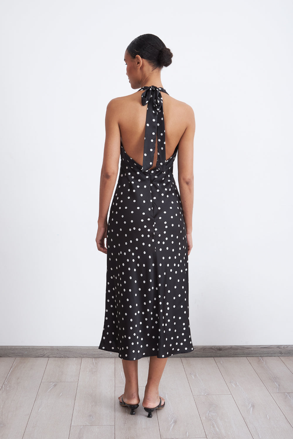 Vestido Tipo Satín Puntos Negro