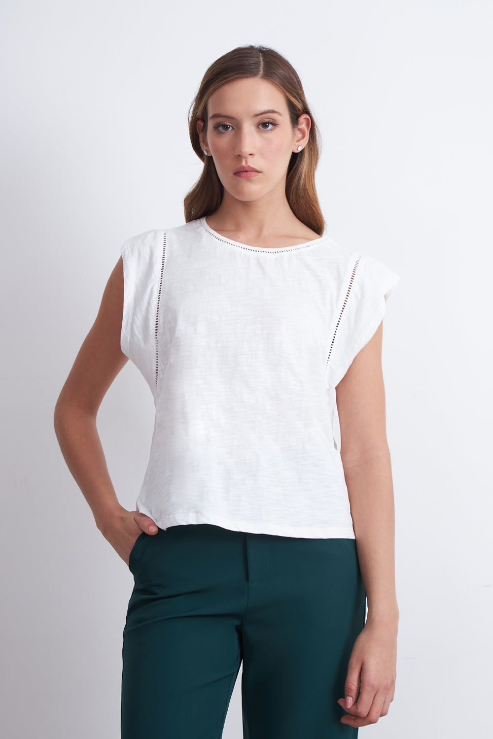 Polera Manga Caída Detalle Calado Blanco