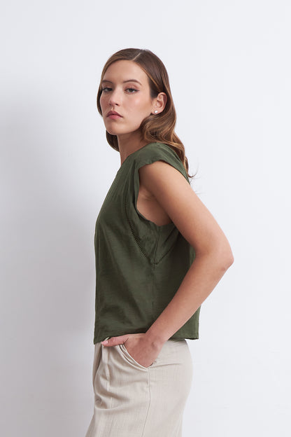 Polera Manga Caída Detalle Calado Oliva
